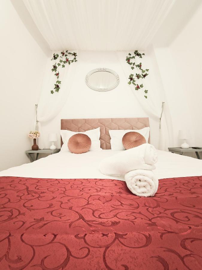 Appartamento Marigold Boutique Braşov Esterno foto